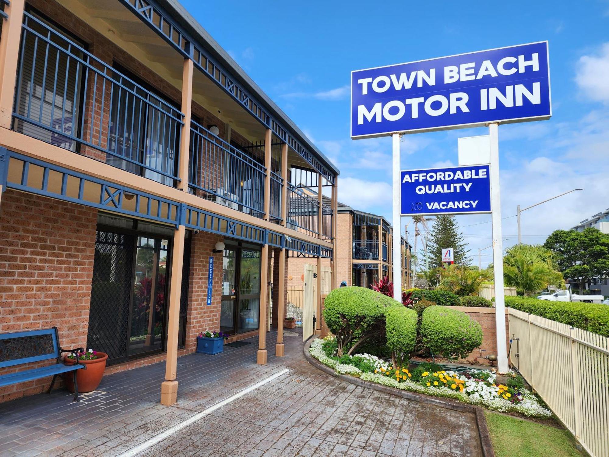 Town Beach Motor Inn ポート・マッコリー エクステリア 写真